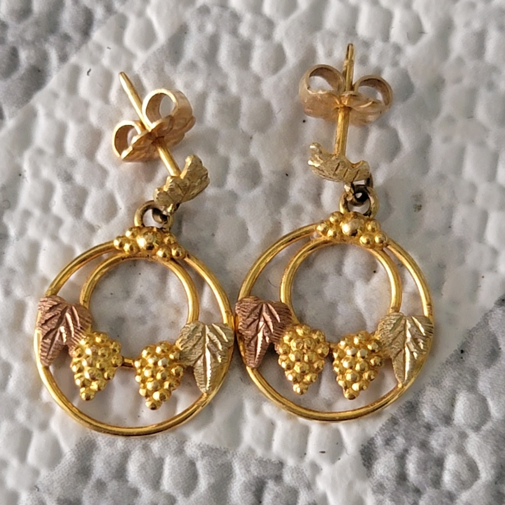 Black Hills Gold 10k 12k Landstrom’s Drop Hoop Leaf Earrings